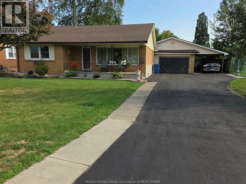 12441 Renaud Street, Tecumseh