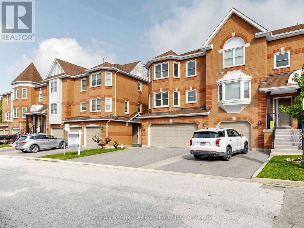 105 - 105 Leah Crescent, Vaughan (beverley Glen)