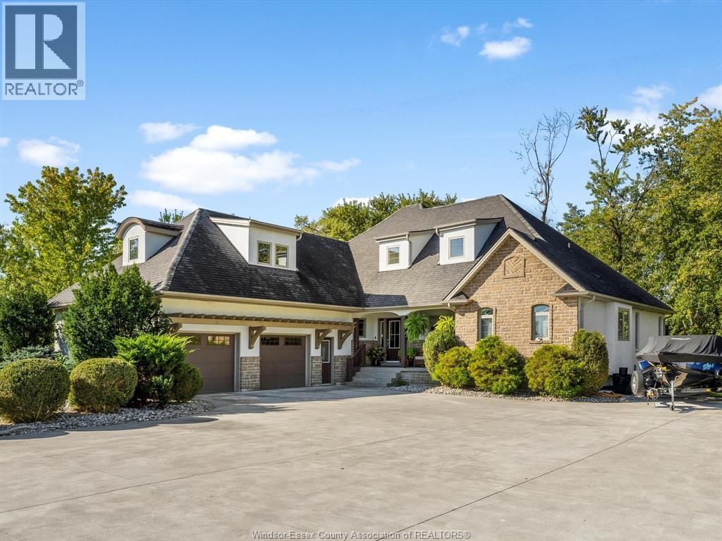 427 East Ruscom River, Lakeshore