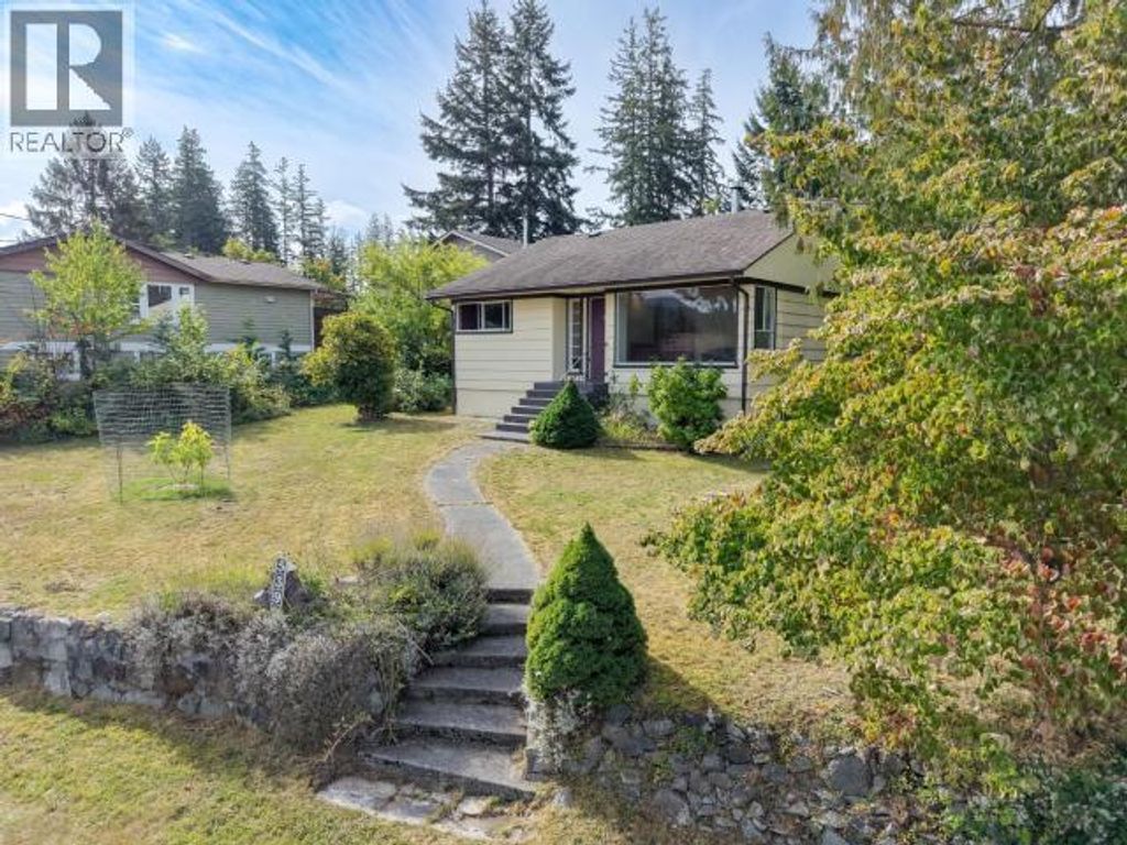 5392 Dale Ave, Powell River