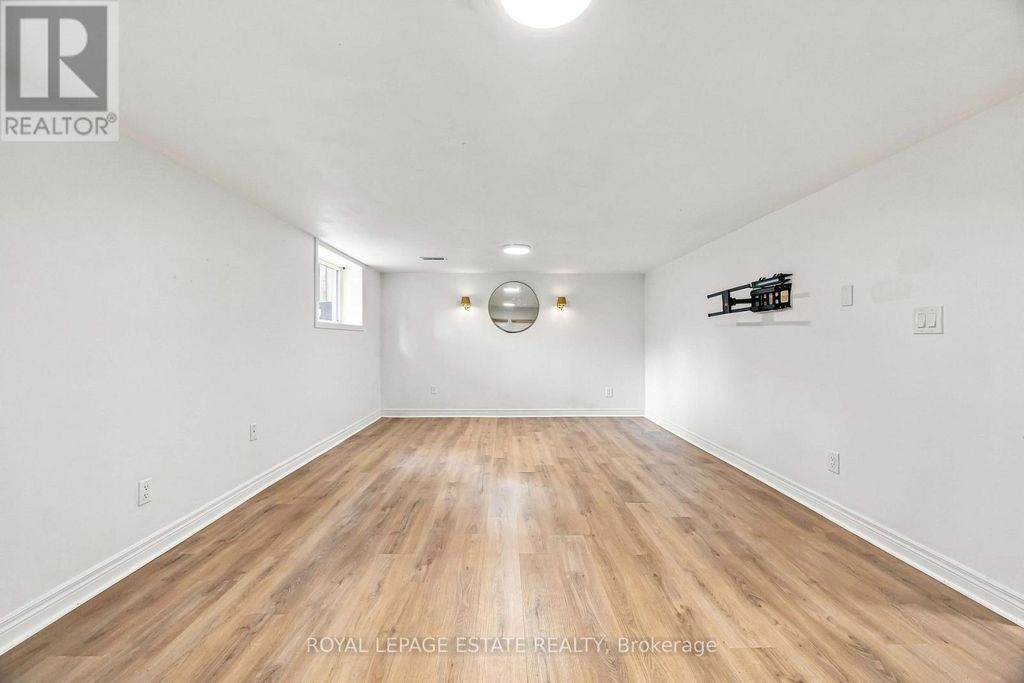 Lower - 17 Arden Crescent, Toronto (clairlea-Birchmount)