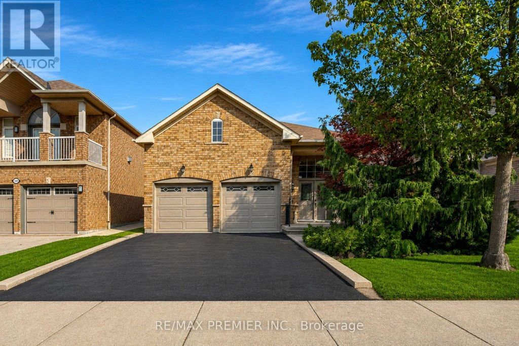 146 South Belair Drive, Vaughan (sonoma Heights)