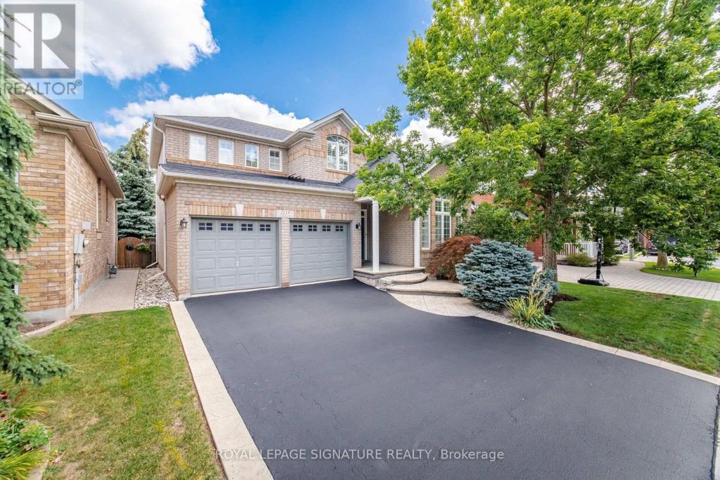 2215 Lapsley Crescent, Oakville (wm Westmount)