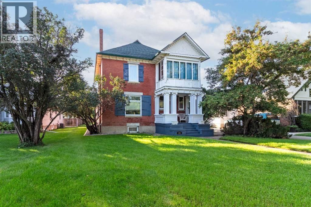 335 1 Street Se, Medicine Hat