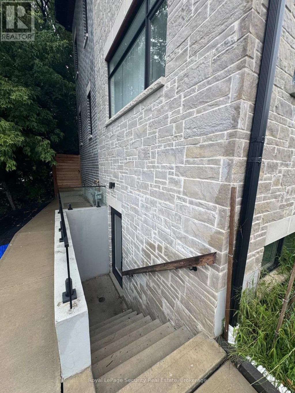 Lower #1 - 196 Strathnairn Avenue, Toronto (beechborough-Greenbrook)
