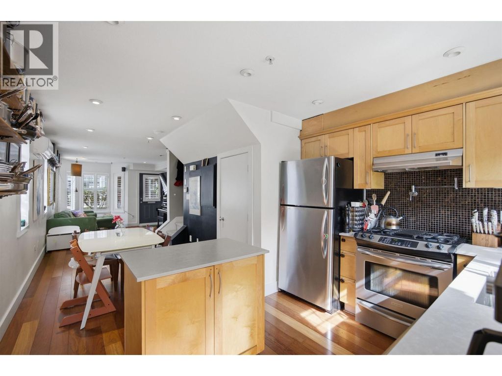 6 1642 E Georgia Street, Vancouver