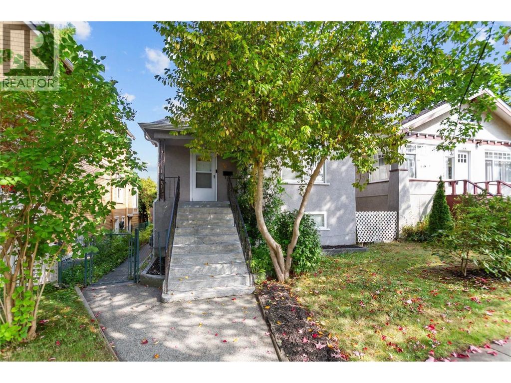 2461 Dundas Street, Vancouver