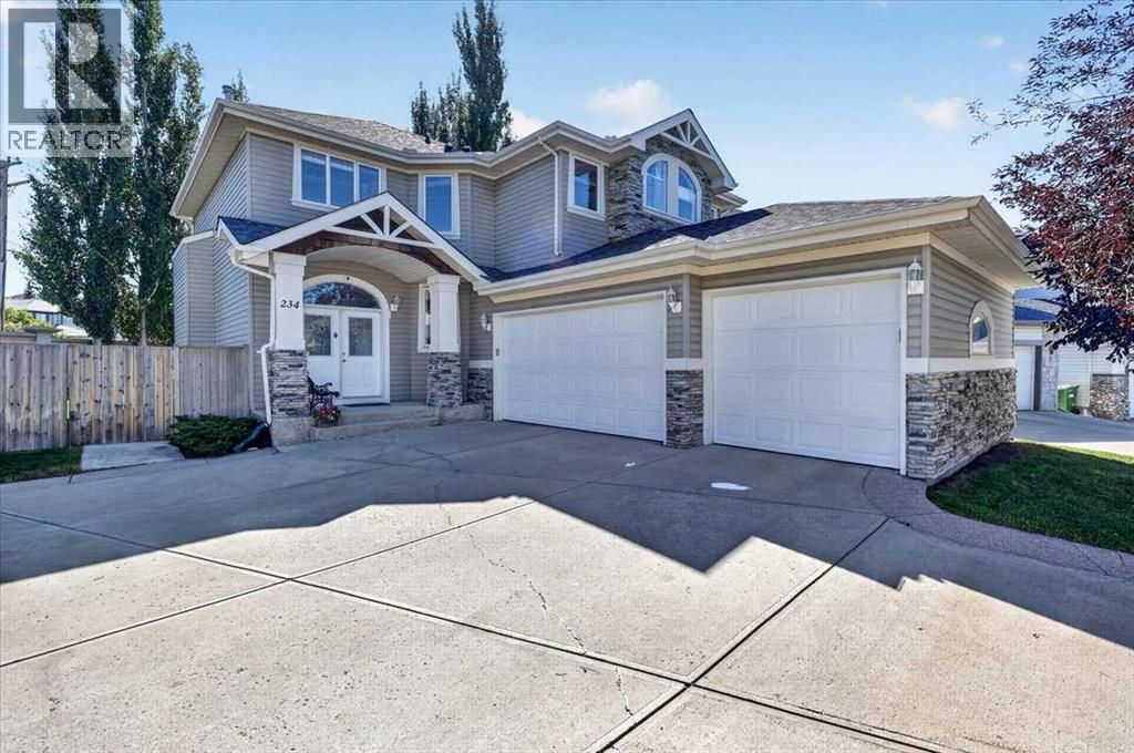 234 Elmont Bay Sw, Calgary