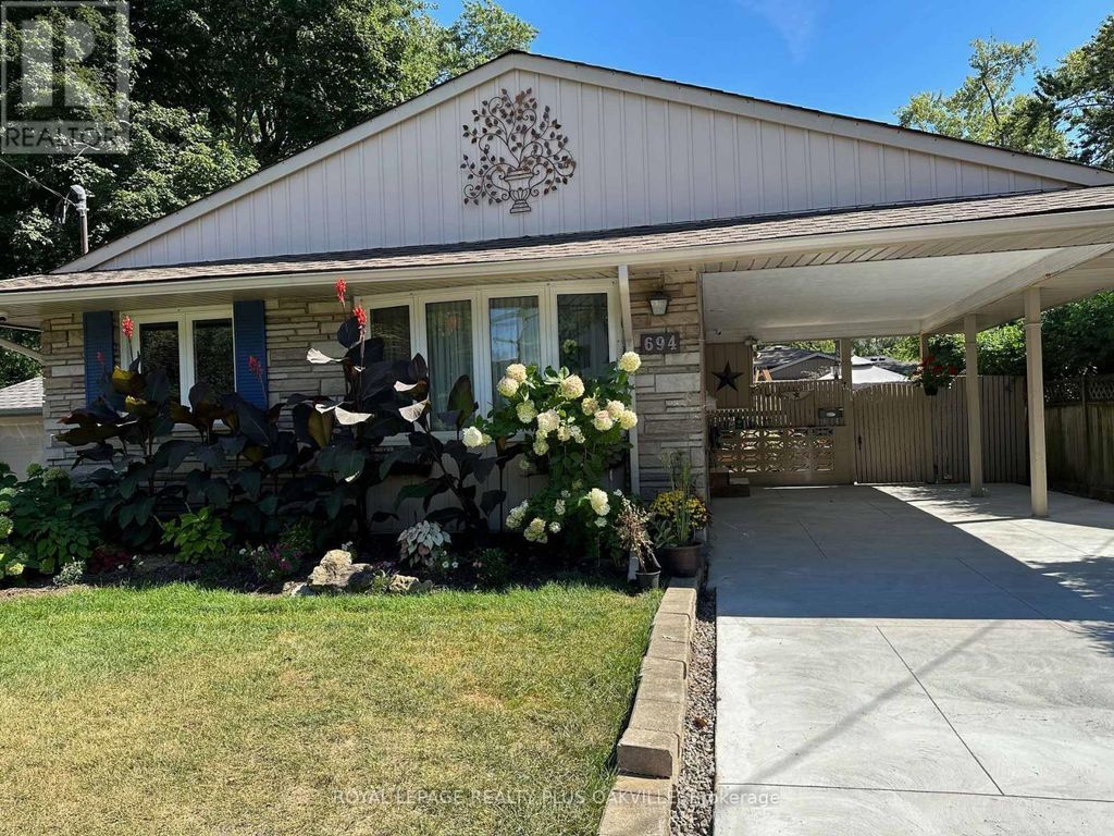 Upper - 694 Niagara Street, St. Catharines (bunting/linwell)