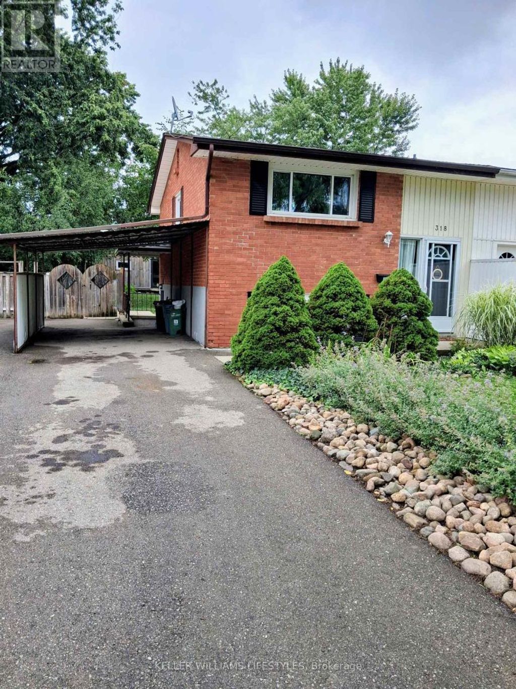 318 Base Line Road W, London South (south D)
