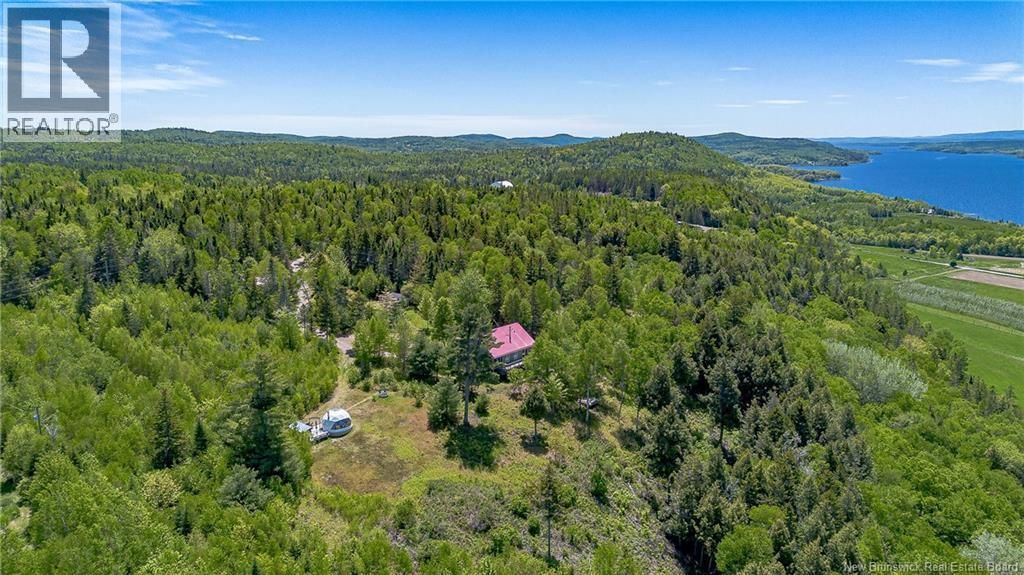 25 Bell Hill Road, Long Point