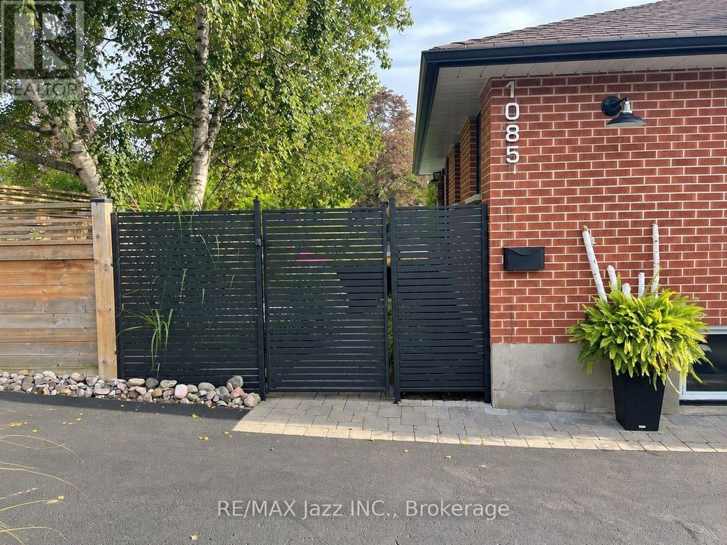 1085 Willowdale Avenue, Oshawa (donevan)
