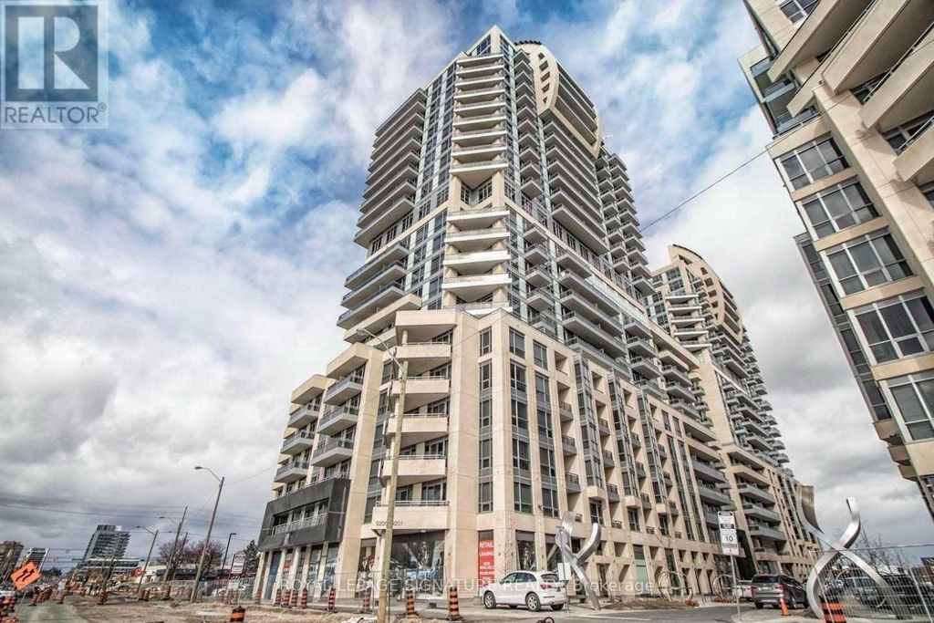 1908nw - 9201 Yonge Street, Richmond Hill (langstaff)