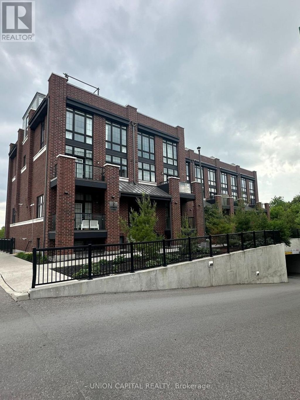 306 - 2 Linsmore Place, Whitchurch-Stouffville (stouffville)