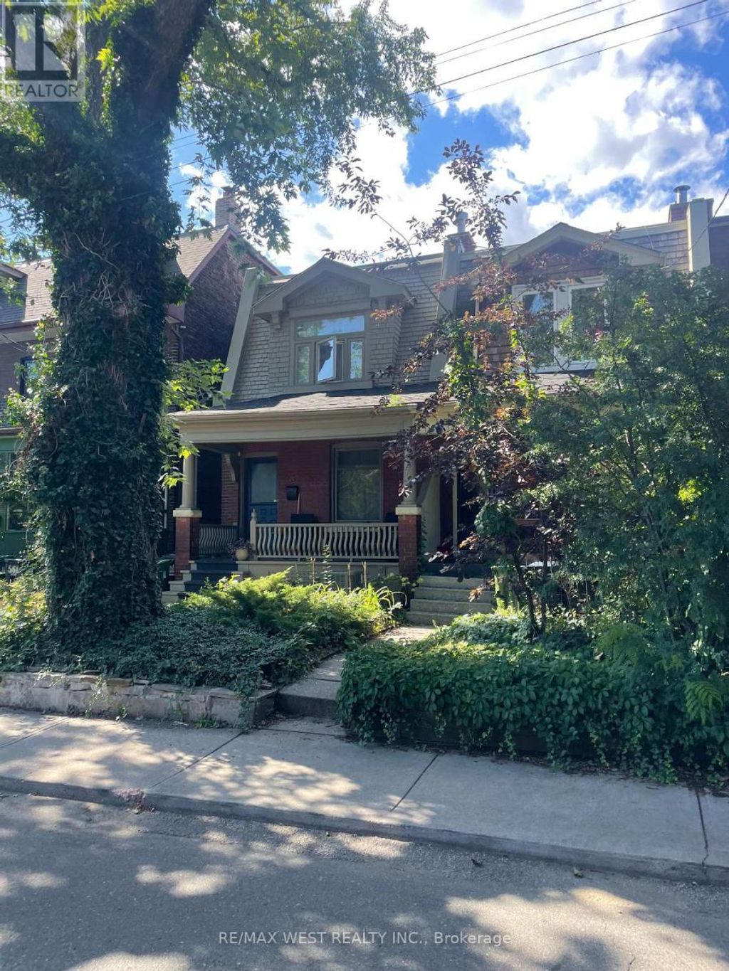 Main & Second - 58 Lynd Avenue, Toronto (roncesvalles)