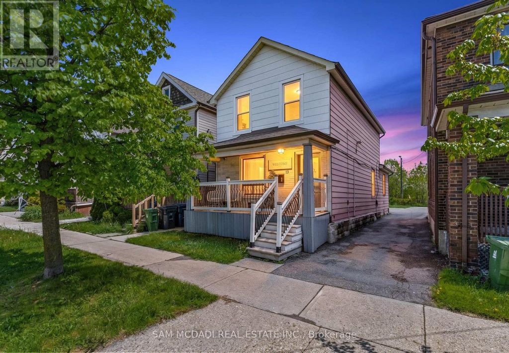19 Toffee Court, Toronto (new Toronto)