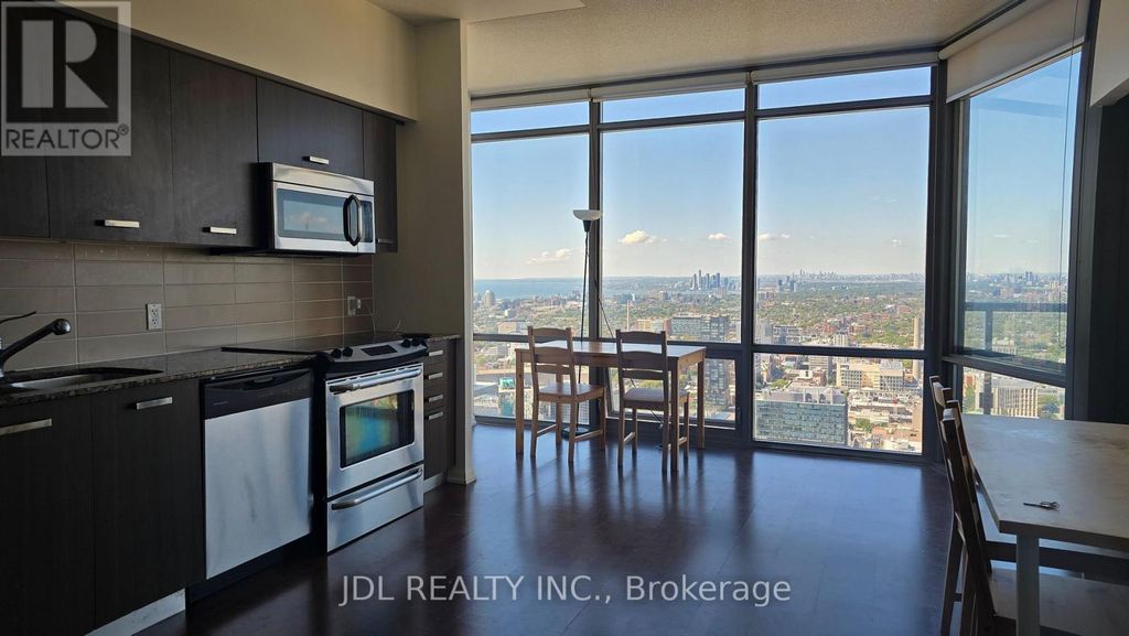 4702 - 832 Bay Street, Toronto (bay Street Corridor)