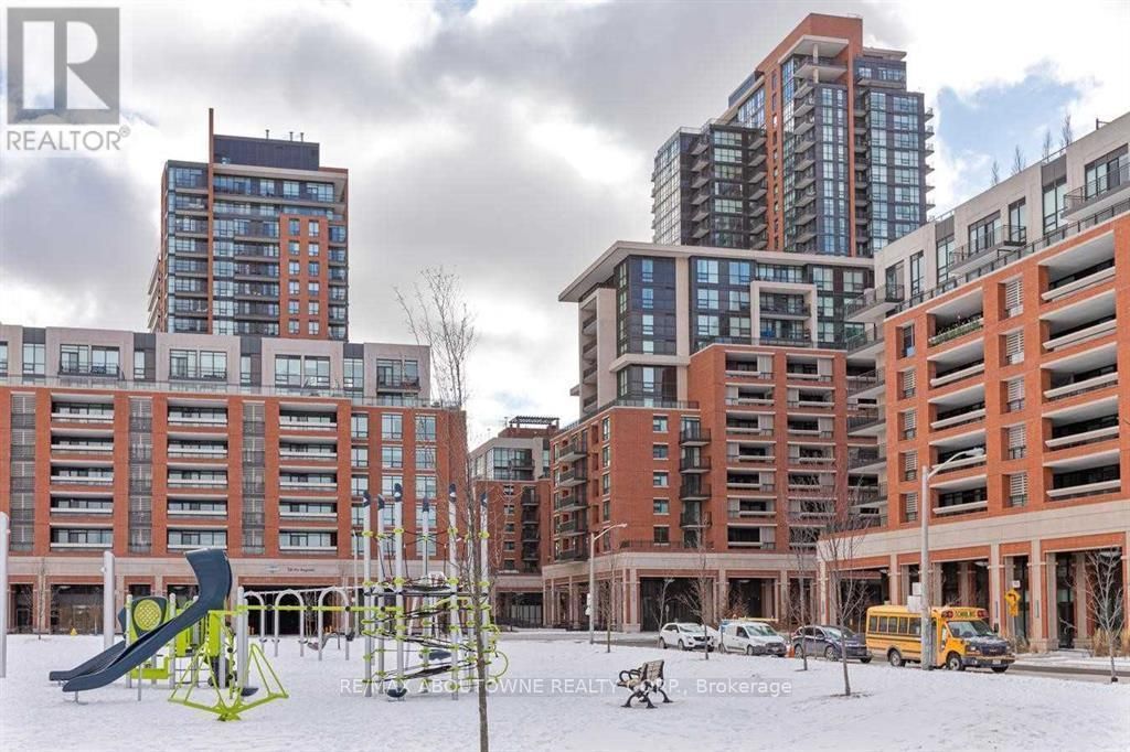 722 - 830 Lawrence Avenue W, Toronto (yorkdale-Glen Park)
