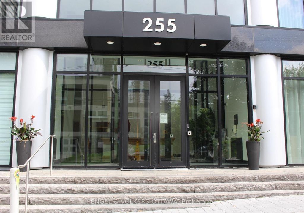 201 - 255 Bay Street, Ottawa