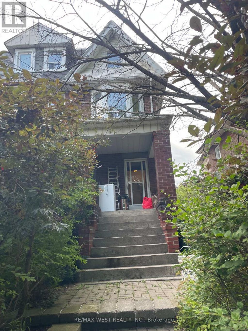 2nd Floor - 734 Manning Avenue, Toronto (annex)