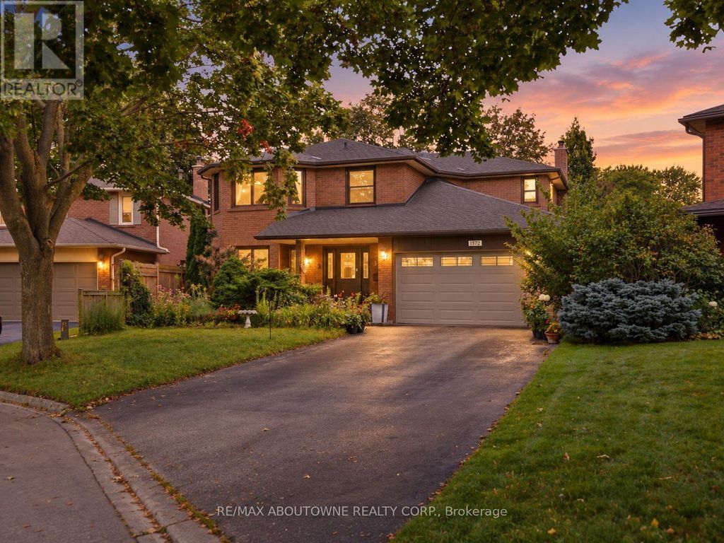 572 Harmony Avenue, Burlington (roseland)