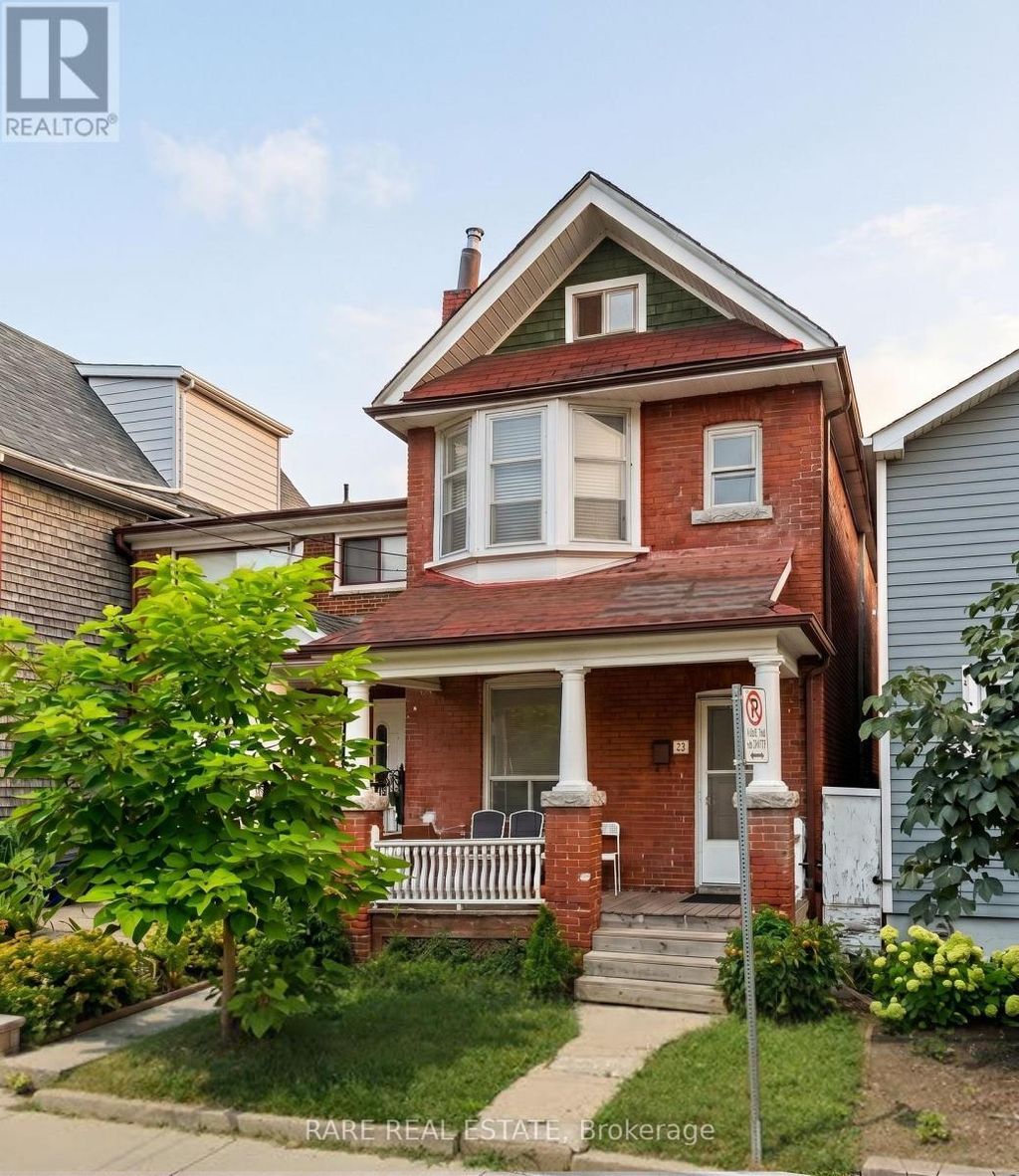 Upper - 32 Garnet Avenue, Toronto (dovercourt-Wallace Emerson-Junction)