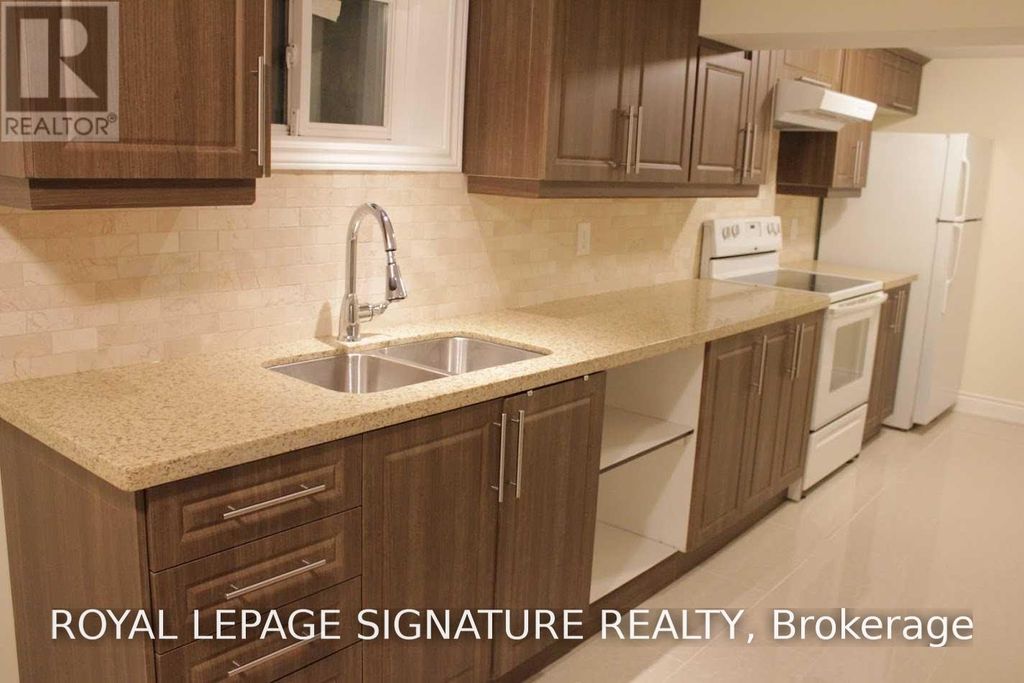 Bsmt - 27 Deerpath Road, Toronto (parkwoods-Donalda)