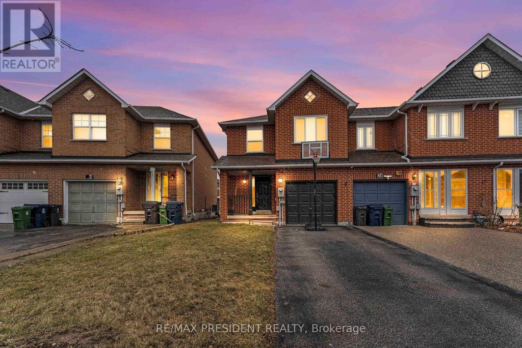 26 Mattari Court, Toronto (west Humber-Clairville)