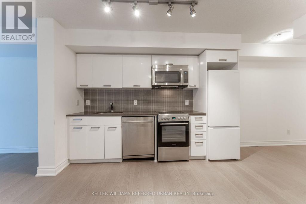201 - 295 Adelaide Street W, Toronto (waterfront Communities)