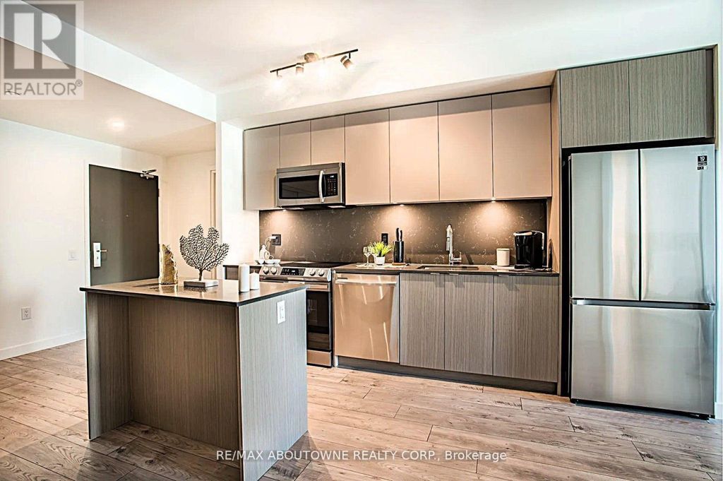 A0410 - 125 Bronte Road, Oakville (br Bronte)