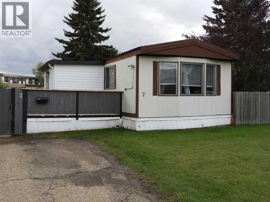 7, 5029 34 Street, Red Deer