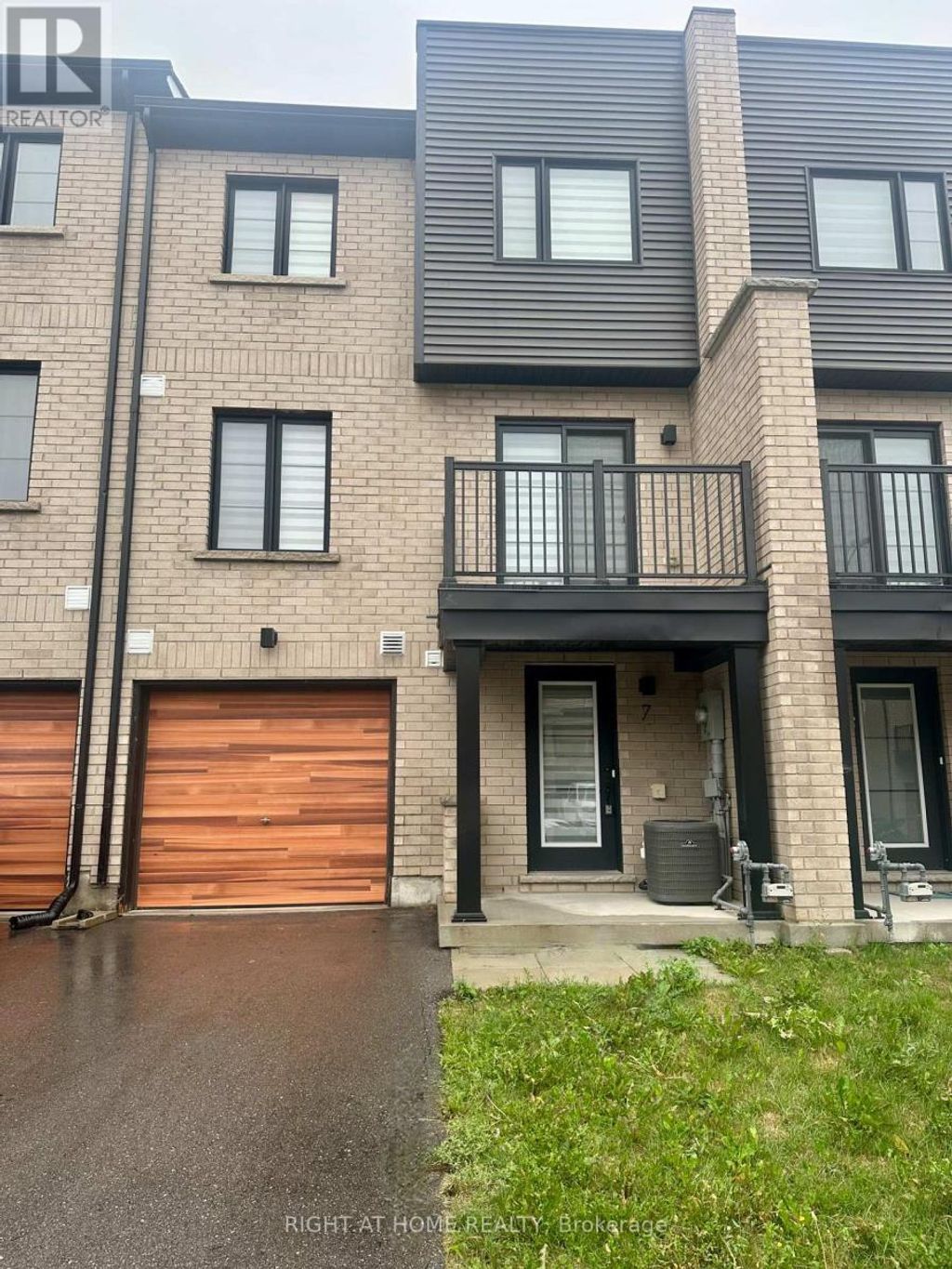 7 Wagon Lane, Barrie