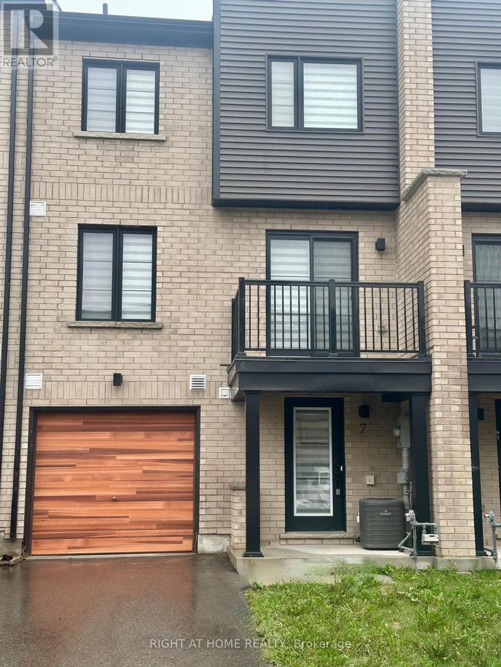 7 Wagon Lane, Barrie
