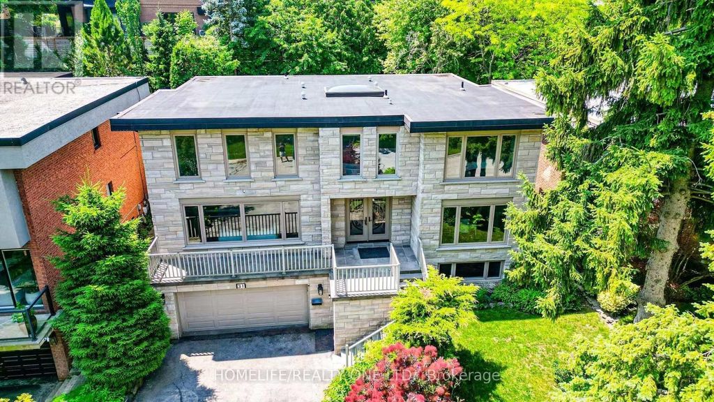 31 Bearwood Drive, Toronto (edenbridge-Humber Valley)