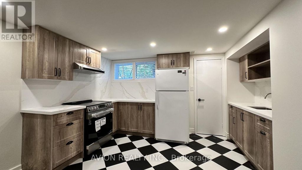 Bsmt - 570 Exbury Crescent, Mississauga (mineola)