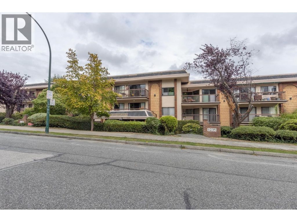 202 1235 15th Avenue, Vancouver