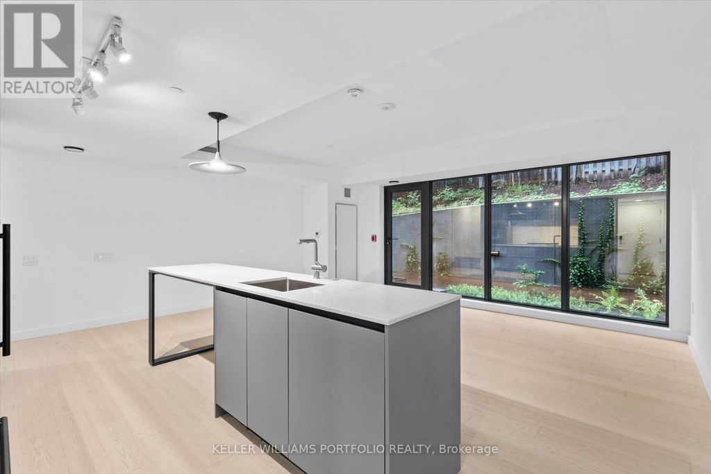 Th09 - 1720 Bayview Avenue, Toronto (mount Pleasant East)
