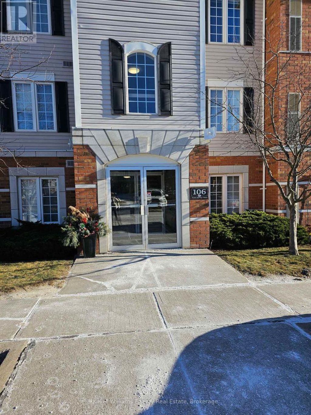 306 - 106 Aspen Springs Drive, Clarington (bowmanville)