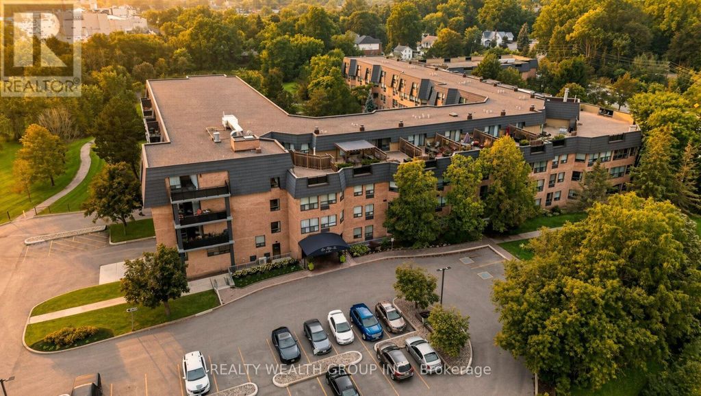 307 - 155 Main Street N, Newmarket (bristol-London)