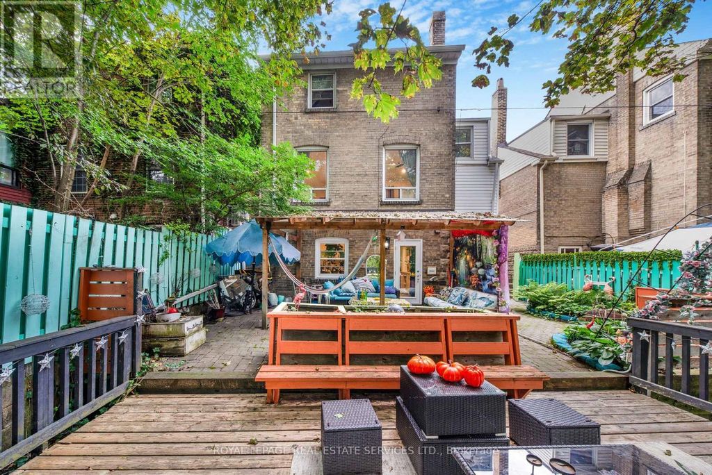761 Kingston Road, Toronto (the Beaches)