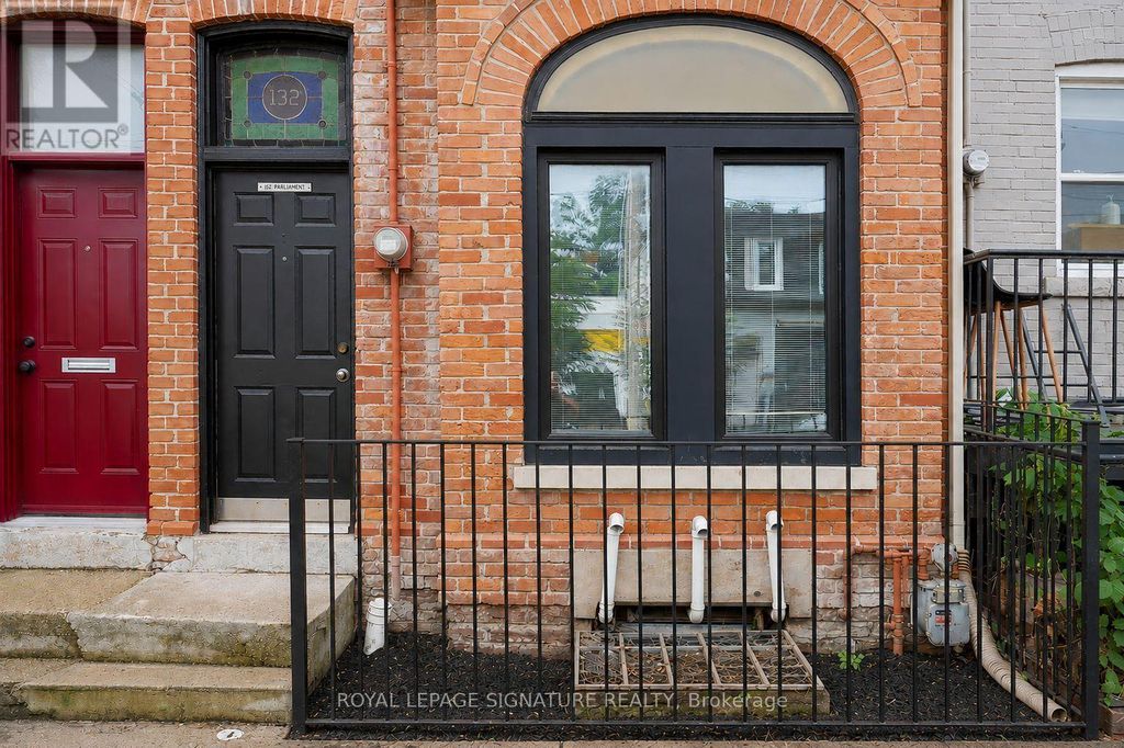 152 Parliament Street, Toronto (moss Park)