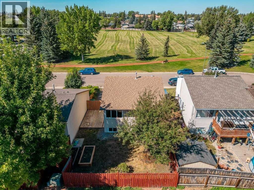 8 Columbia Bay W, Lethbridge