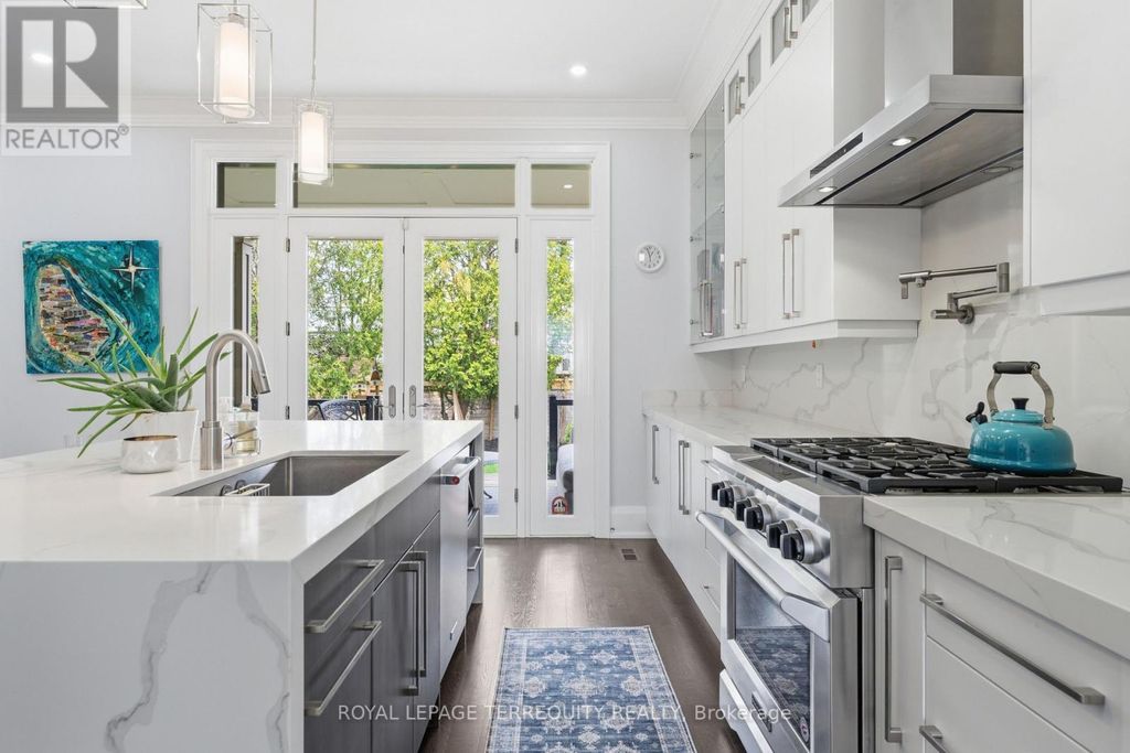 130 Edgecroft Road, Toronto (stonegate-Queensway)