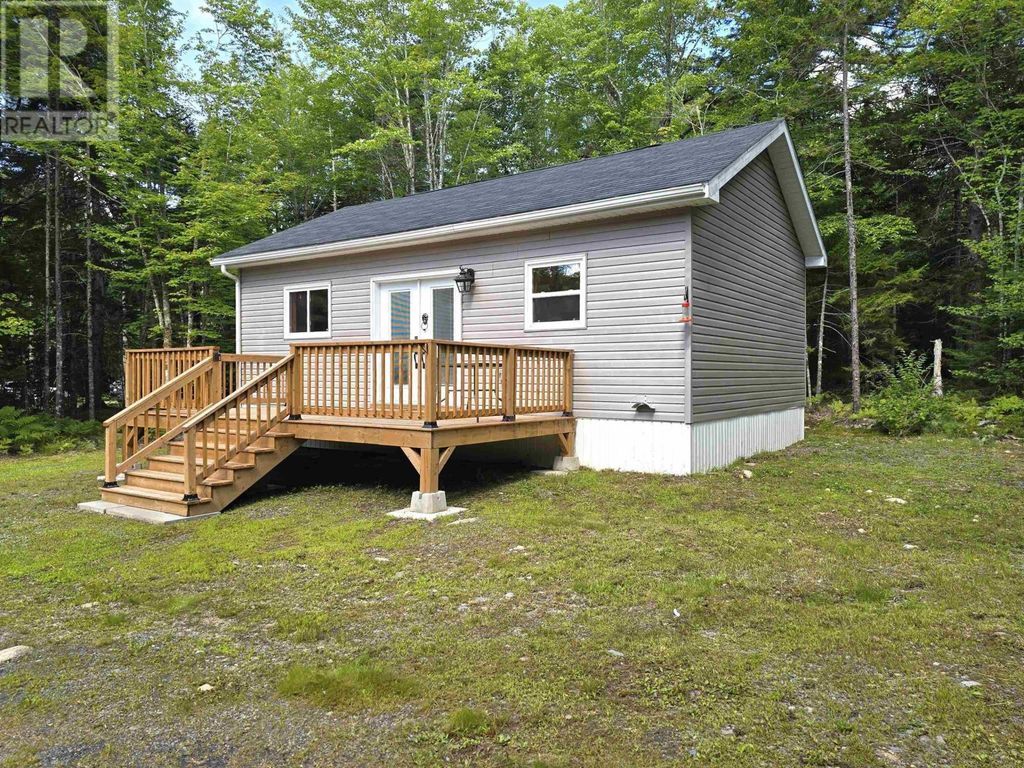 66 Shore Road, Walden