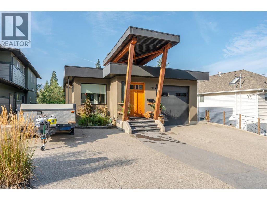 729 Creekside Road, Penticton