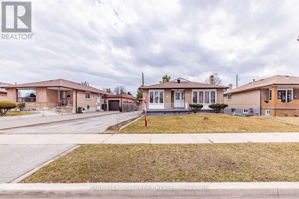 44 Strathavon Drive, Toronto (mount Olive-Silverstone-Jamestown)