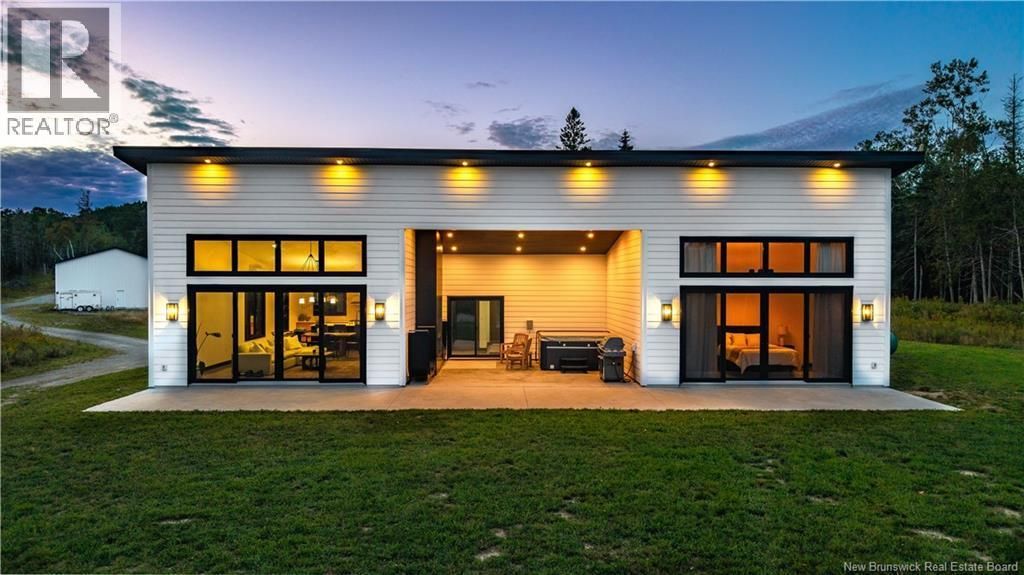 40 Hills Road, Oak Bay