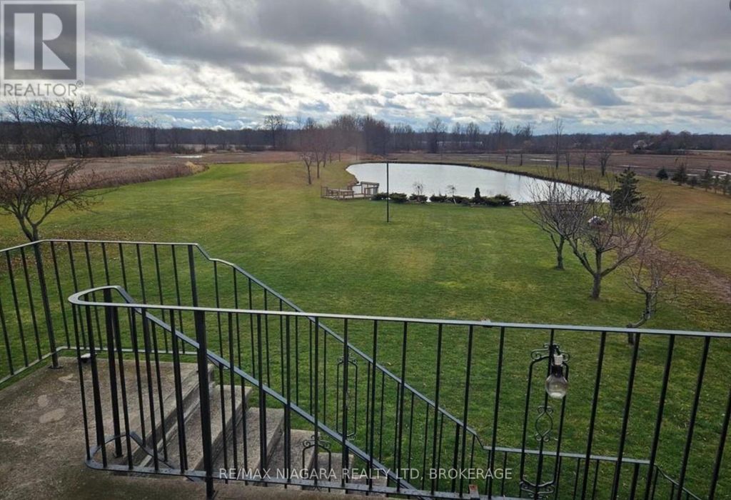 Upper - 1010 Foss Road, Pelham (fenwick)