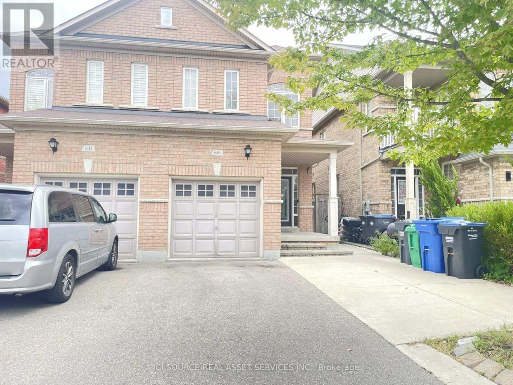 Upper - 646 Coach Drive, Mississauga (hurontario)