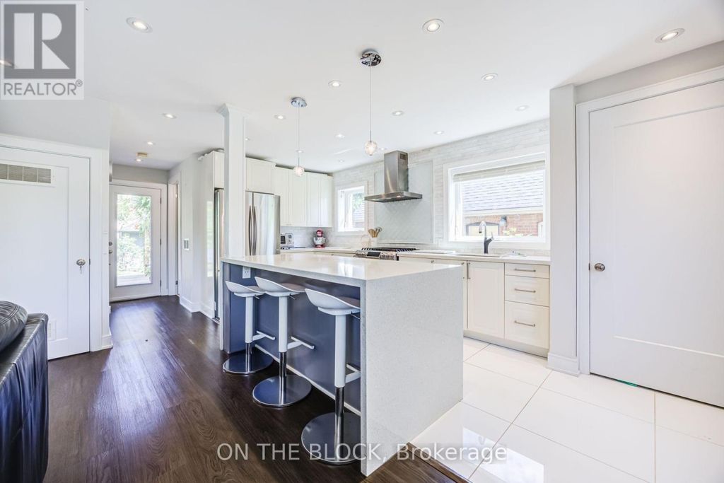 122 Allenby Avenue, Toronto (elms-Old Rexdale)